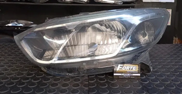 Farol esquerdo Chevrolet Cobalt 2017-2021