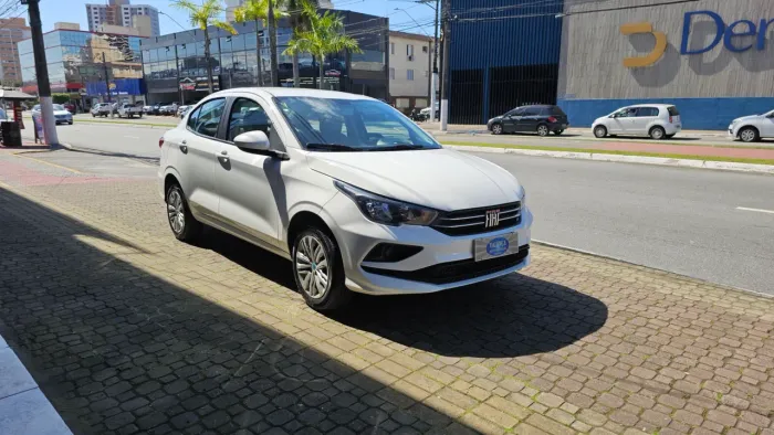 Fiat Cronos Drive completo 2024