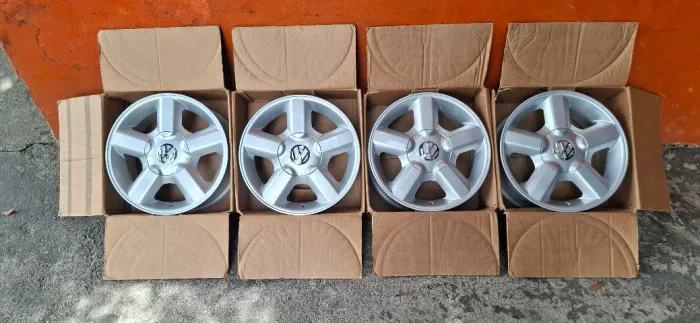 Jogo de Rodas Aro 15 Volkswagen Gol e Parati GTI Bola_Aceito Cartão e Troca