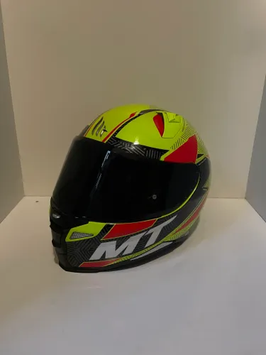 Capacete MT Revenge 2