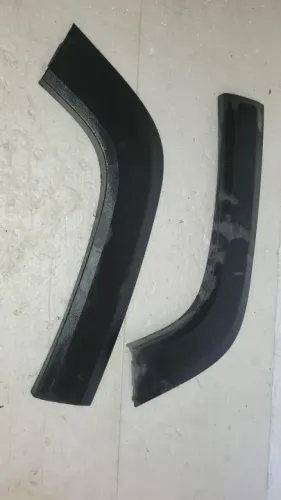  Moldura traseira renegade direita e esquerda