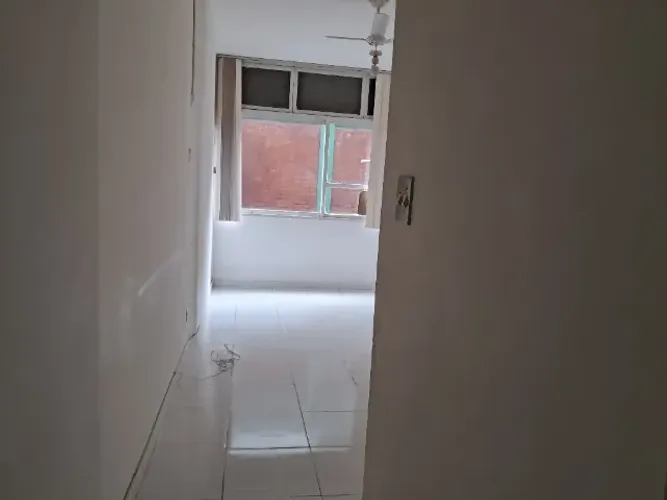 Catete no Largo do Machado conjugadão junto ao metro aceitamos depósito.