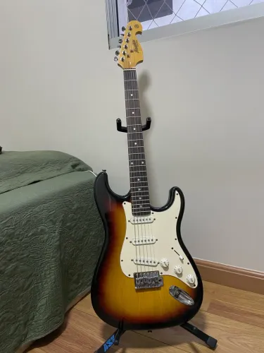 Guitarra Strato Memphis