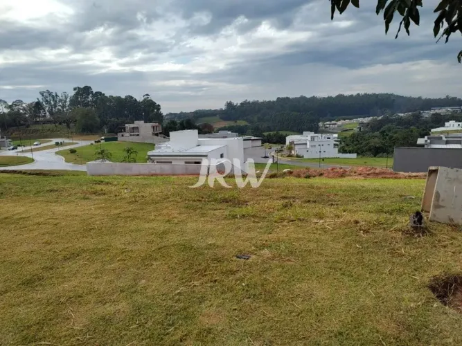 TERRENO A VENDA NO CONDOMÍNIO VILLA DOS PINHEIROS NA CIDADE DE INDAIATUBA Metragem de 513,