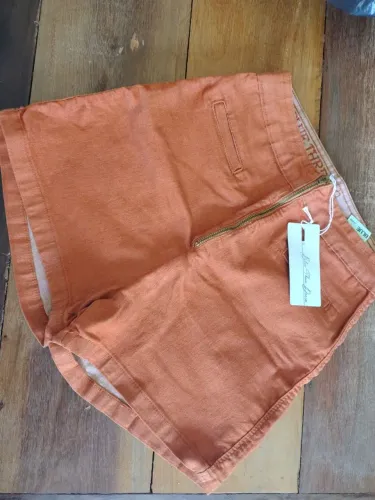 Shorts Jeans tamanho 38 (veste 36) NOVO.