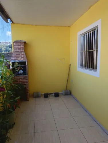 Casa Espaçosa com 2 Salas, 2 Quartos e 2 Vagas - em JANDIRA/SP