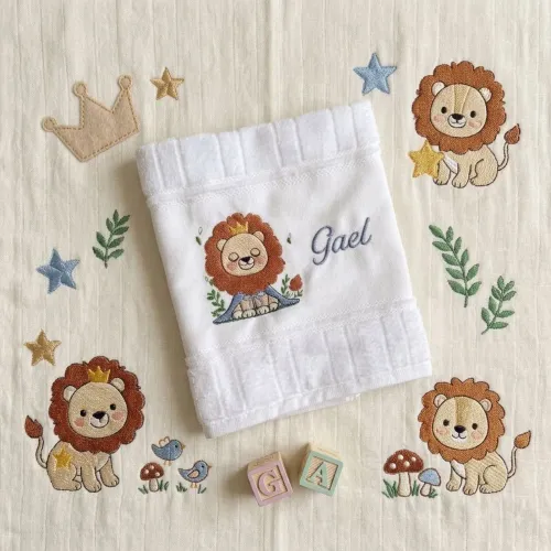 Toalhinha bordada e personalizada
