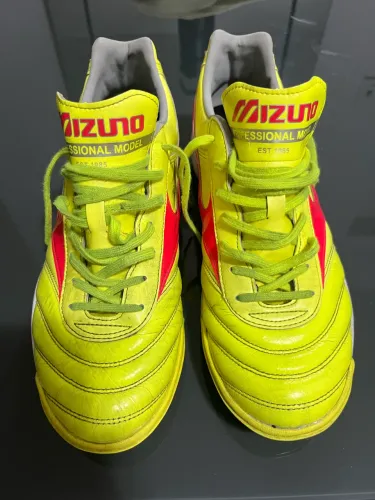 Chuteira Mizuno