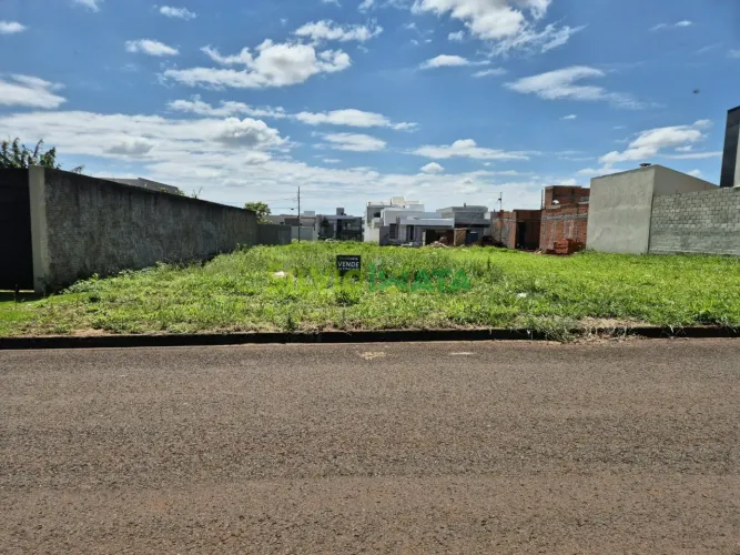 Terreno residencial, unifamiliar a venda, no Bom Jardim em Maringá, muito bem localizado n