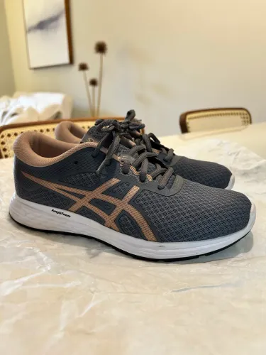 tênis asics cinza e rosa 36