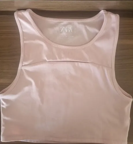 Cropped/ Top Zara  Tam 13/14  Cor rosa bebê 