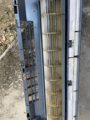 LIMPEZA E MANUTENÇÃO EM ARCONDICIONADO