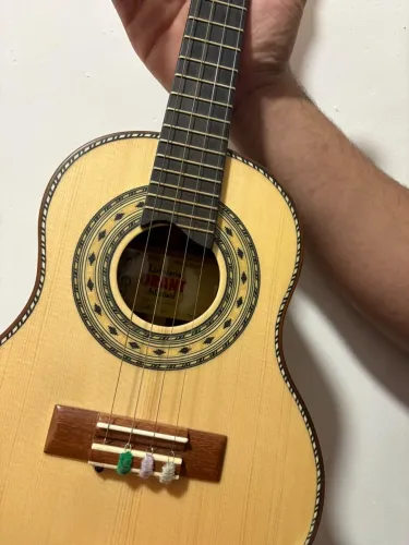 Cavaquinho profissional 