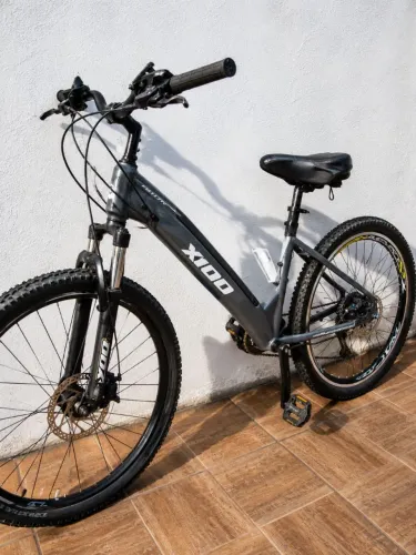 Bike yoo ELETRICA 250w 36v aro (26) faz até 60km 