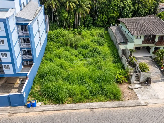 Terreno Estratégico no Água Verde/Vila Nova Oportunidade para Construção ou Investimento