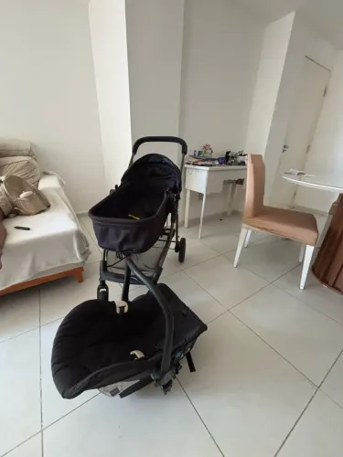Carrinho + bebê conforto