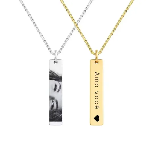 Colar medalha retangular personalizada à laser. Presente de dia dos namorados