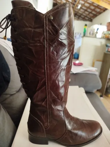 Bota country feminina em couro legítimo 