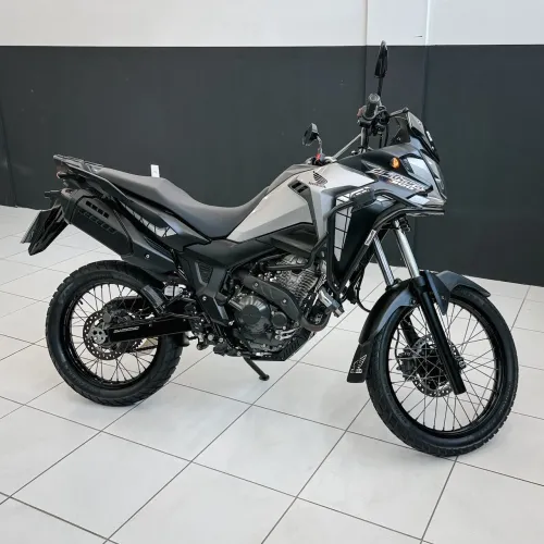 Sahara 300 Abs 2025
