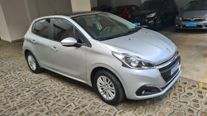 Peugeot 208 1.6 Allure AT