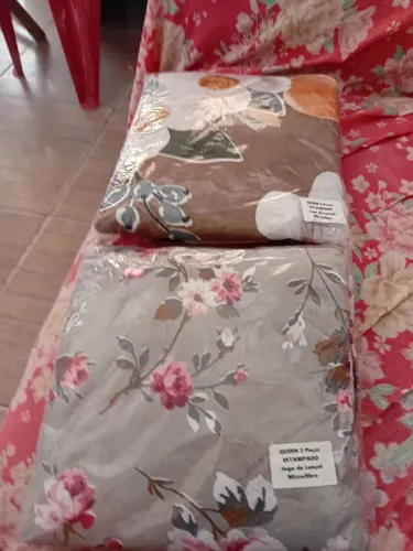 J9go de Lençóis de casal Queen , cada um vem com 3 peças sendo 1 lençol e duas fronhas 