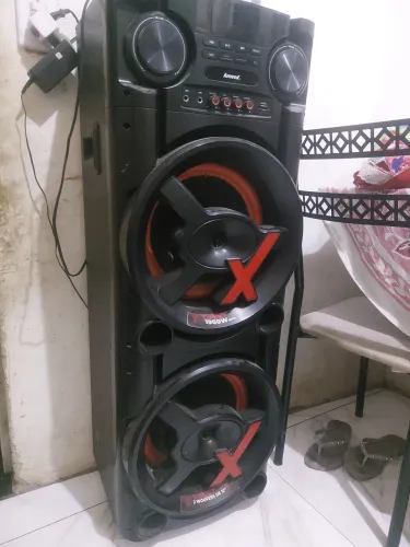 Vendo uma caixa de som 