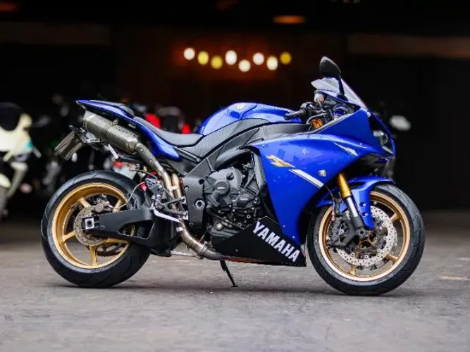 YAMAHA YZF R-1