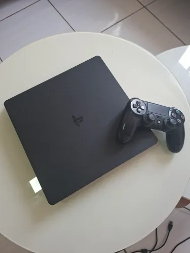 PS4 Slim 1Tb + 7 Jogos