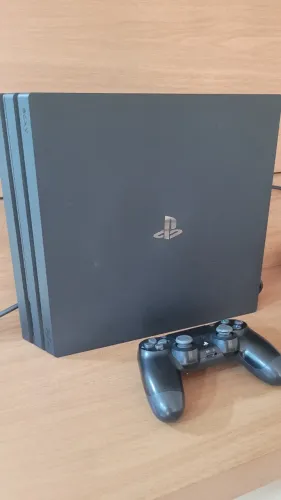 PS4 Pro 1TB + 1 Controle