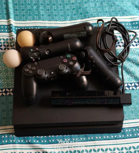 Ps4 1tb desbloqueado + 2 controles, ps move e navigator.