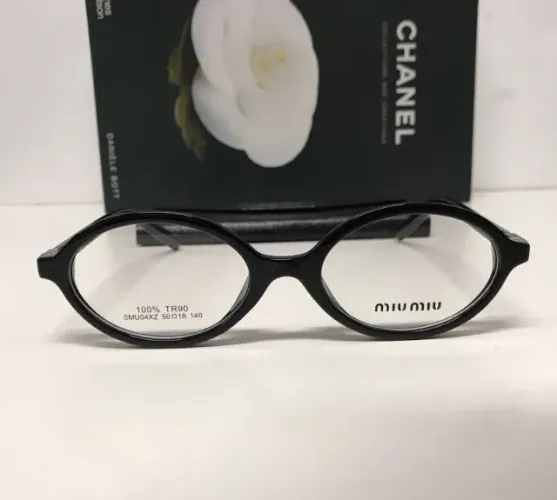 óculos armaçao de grau miu miu oval black