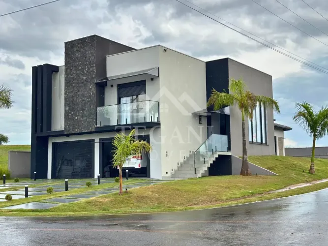 SOBRADO DE ESQUINA NO RIVIERA II | 4 Suítes (1 Master c/ Hidro), Garagem Fechada e Piscina