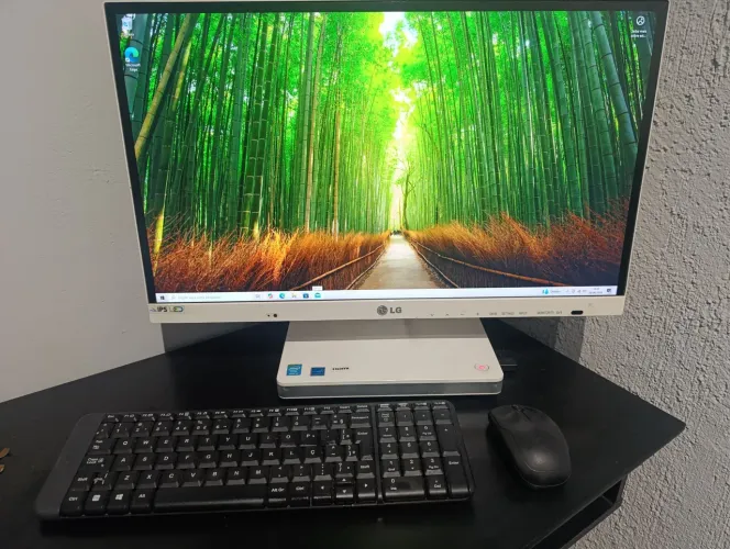 Computador LG ALL in one 23V54