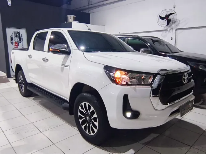 Toyota Hilux CD 4X4 2.8 Diesel Mec. 2022