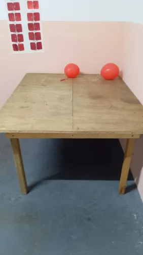 Mesa para artesanato/atividades 