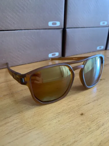 ÓCULOS DE SÓ OAKLEY LATCH BETA LINHA PREMIUM