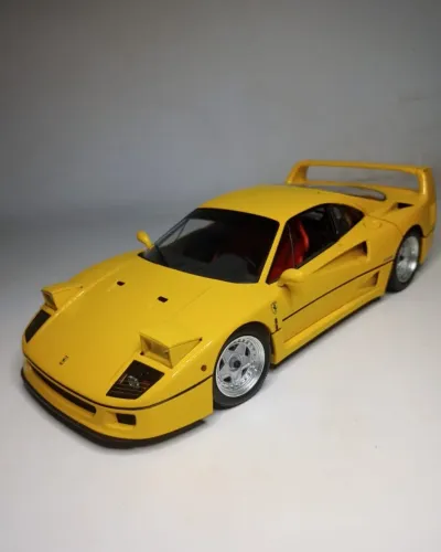 Miniatura Ferrari F40. KYOSHO 1/18