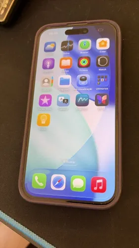 iPhone 15, Branco em ótimo estado! 128GB funcionando perfeitamente. Saúde da Bateria: 75%