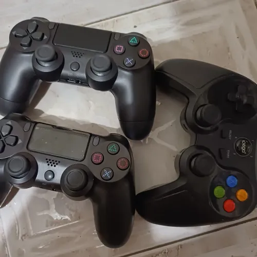kit 3 controles 1 xbox 360 2 ps4 + oferta