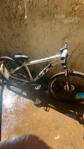Bicicleta aro 29 semi nova 2 meses de uso
