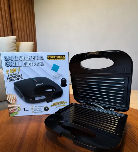 Sanduicheira Elétrica e Grill 2 em 1
