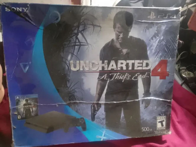 Caixa de ps4( sem o berço)