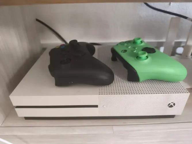 Xbox one séries S 1Tb 2 controles sem fio