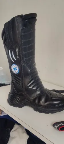 COTURNO BOTA SOCORRISTA BICO DE FERRO
