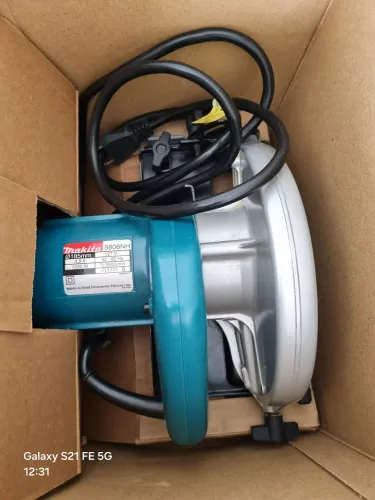 Serra circular Makita 5806NH 1200W 127V