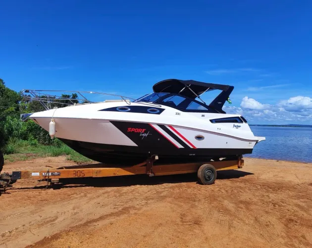 Lancha Focker 305 sport - Aceito trocas por terreno.