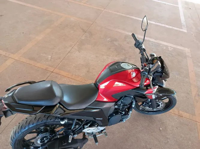 Vendo moto fazer 250 ano 2023 modelo 2024