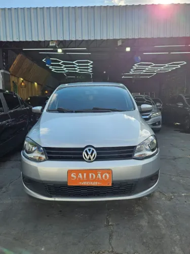 Volkswagen Fox 1.0 MI Total Flex 8V 5P 2014