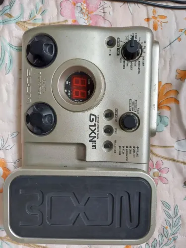 Pedaleira Zoom G1X Next - Multi Efeitos para Guitarra