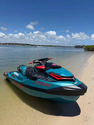 Jet seadoo Wake pro 230.